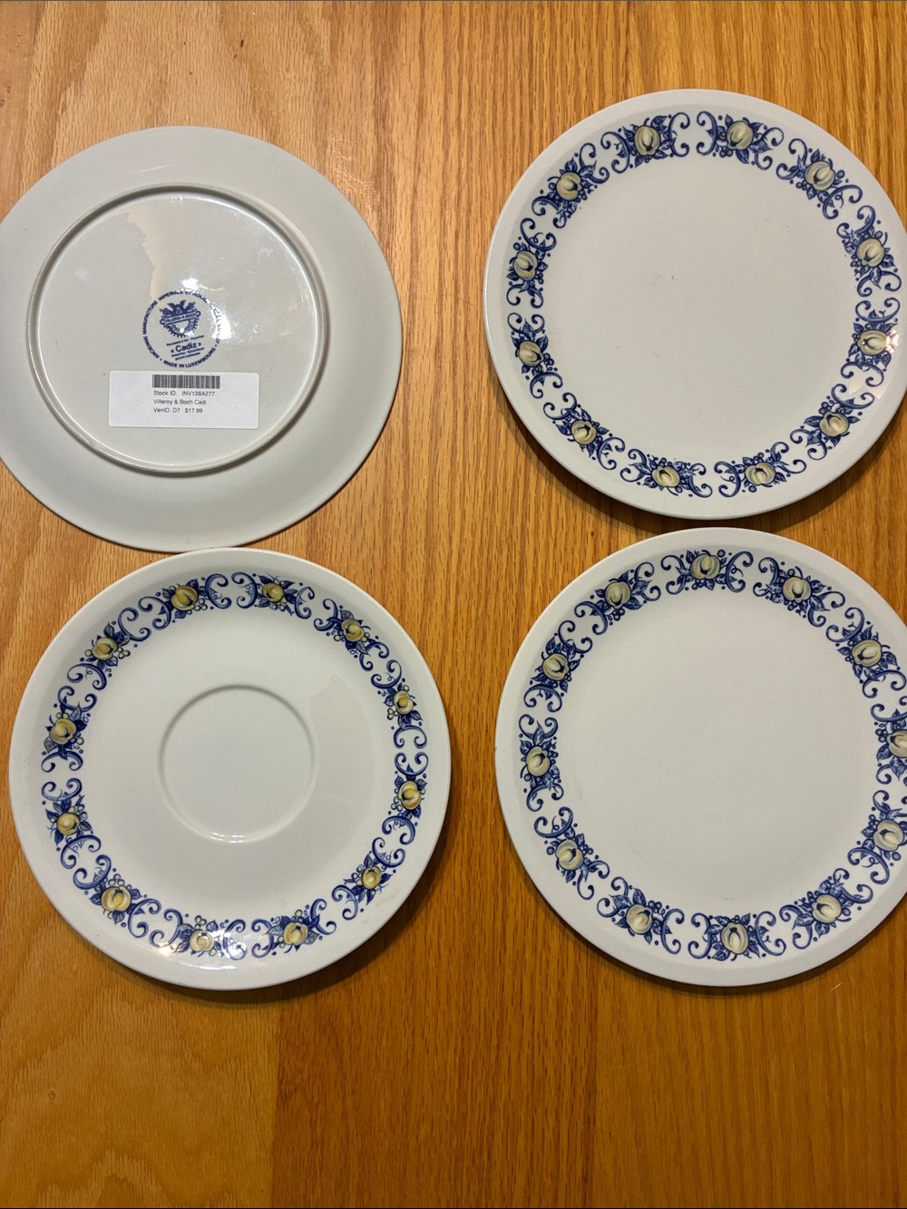 Villeroy & Boch Cadiz porcelain Cream Plates with Blue Scroll Border -  4